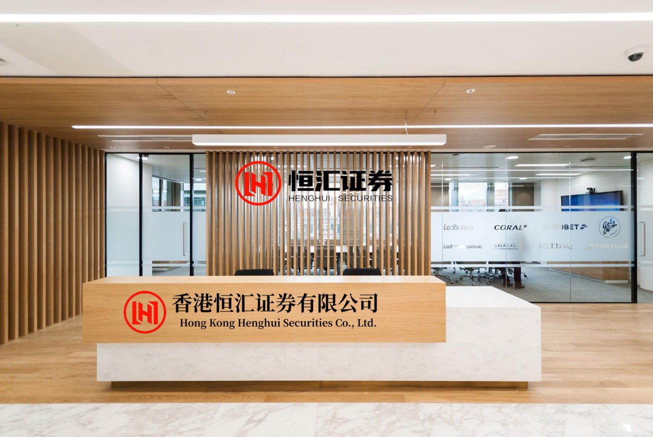 锦牛网配资官网 方圆疑似恋爱？回应与男网红恋情